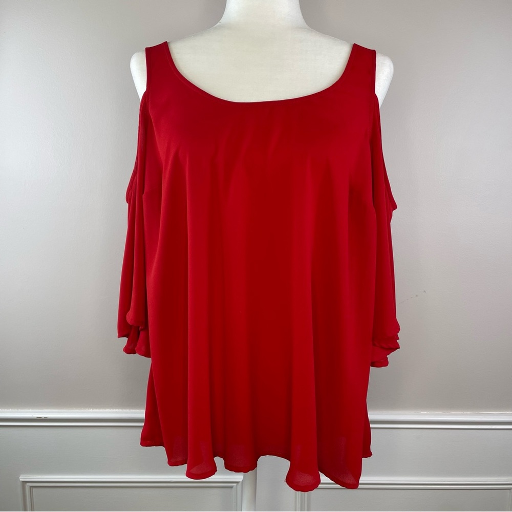 Torrid Georgette Cold Shoulder Top. SZ:00. Red.